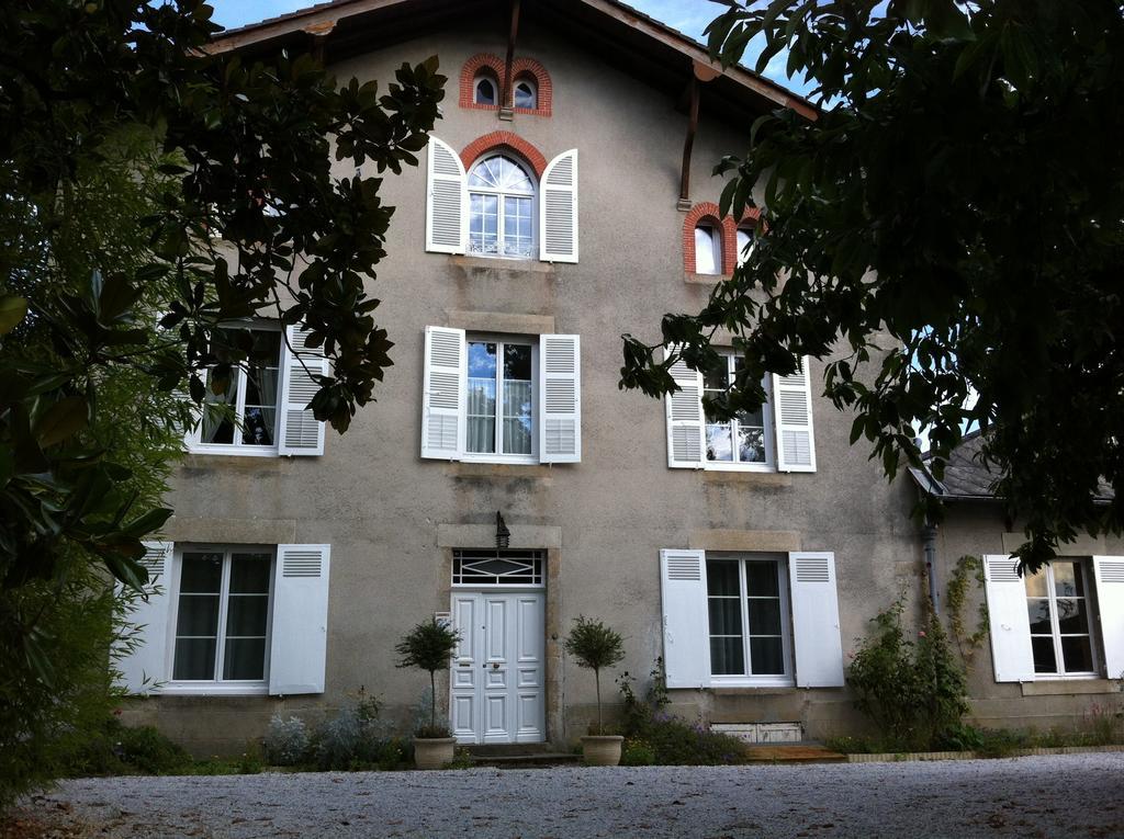 Le Clos De La Muse Saint-Junien Luaran gambar