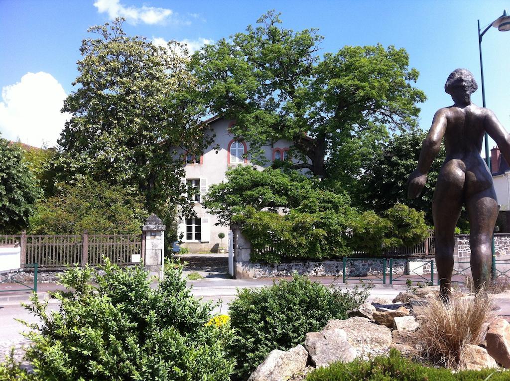 Le Clos De La Muse Saint-Junien Luaran gambar